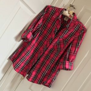 EUC 100% Cotton Plaid Fitted Boyfriend Button Down